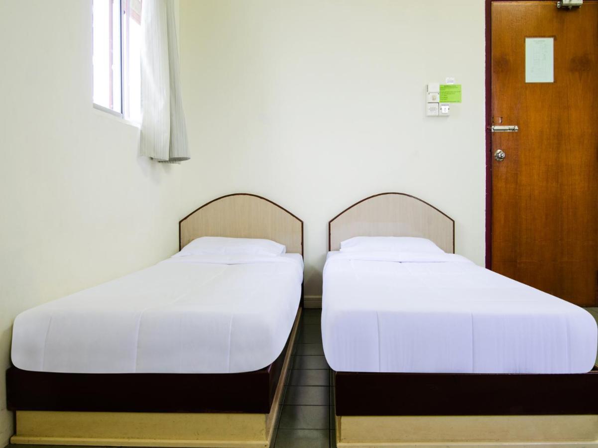 Spot On 89582 Evergreen Hotel Keningau Ngoại thất bức ảnh